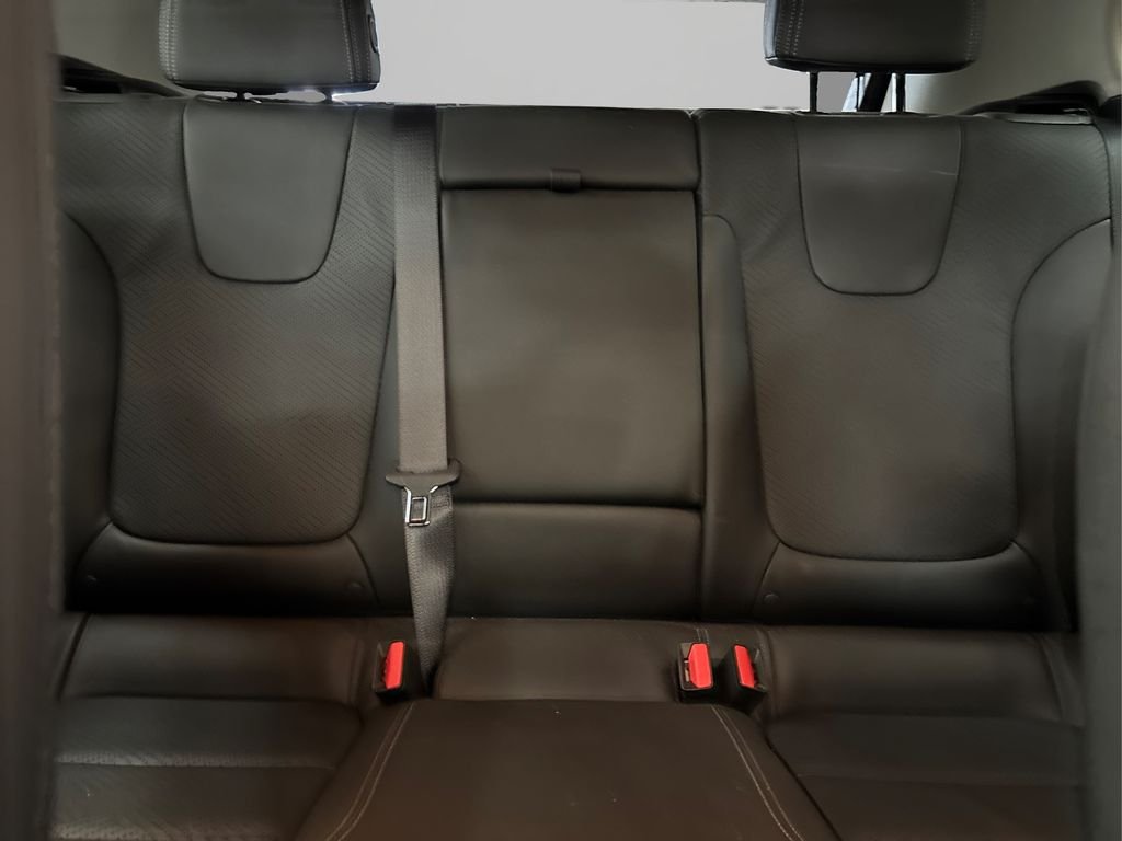 Used 2023 Black Buick Essence image 19