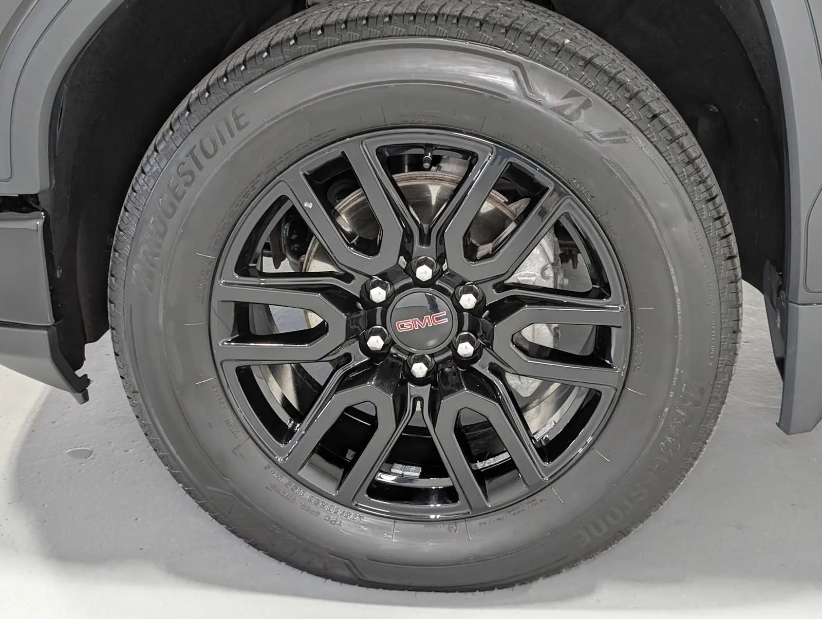 Used 2024 Onyx Black GMC Elevation image 3