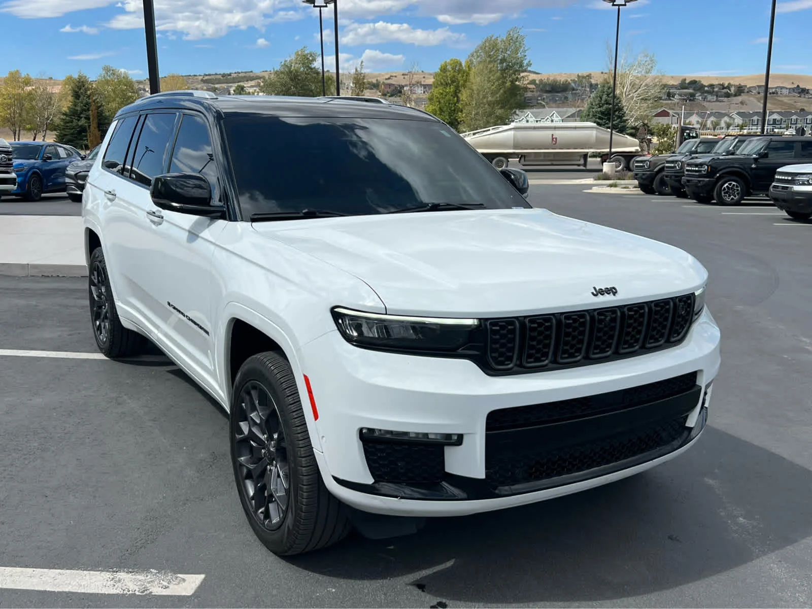 Used 2023 Bright White Clearcoat Jeep Summit image 4