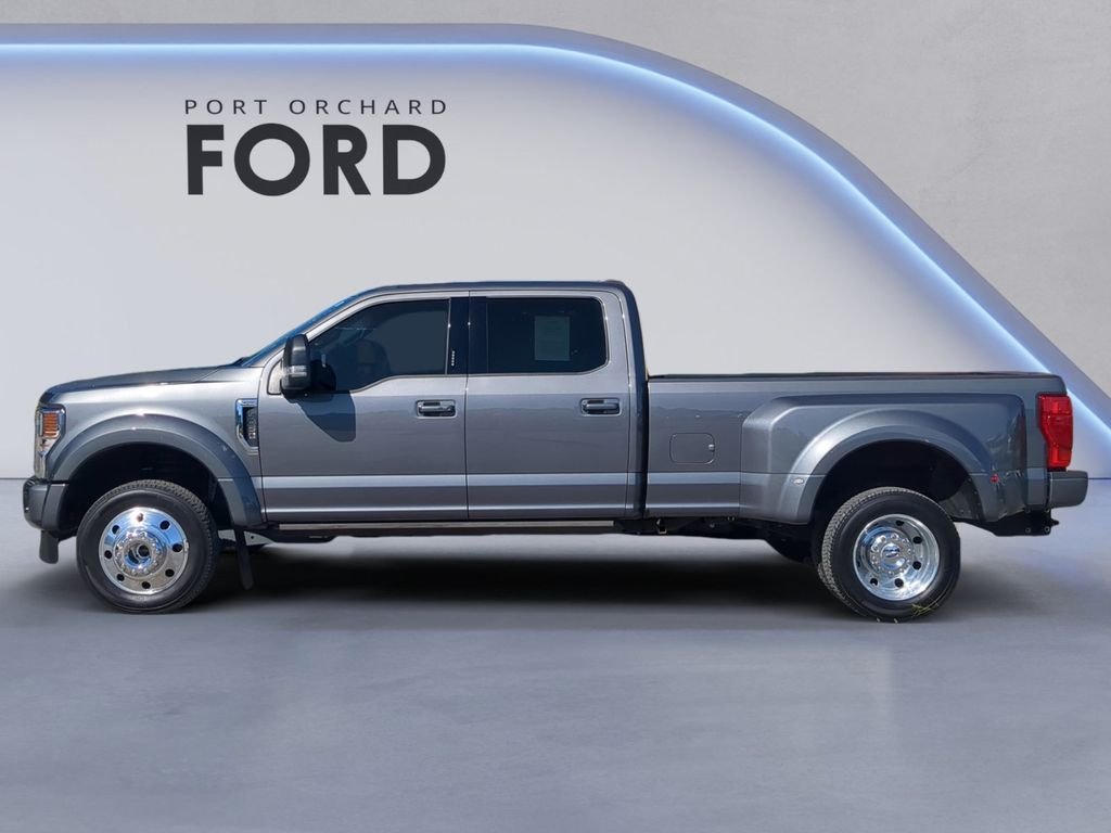 Used 2022 Gray Metallic Ford Platinum image 3