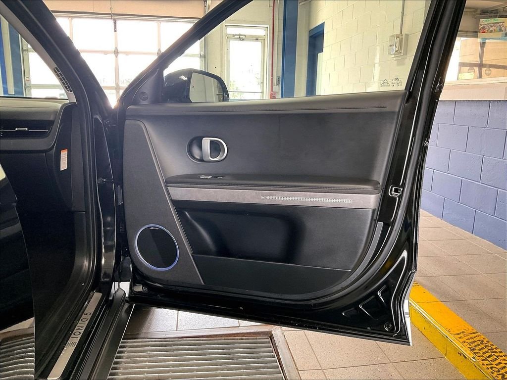 Used 2024 Black Hyundai Limited image 12