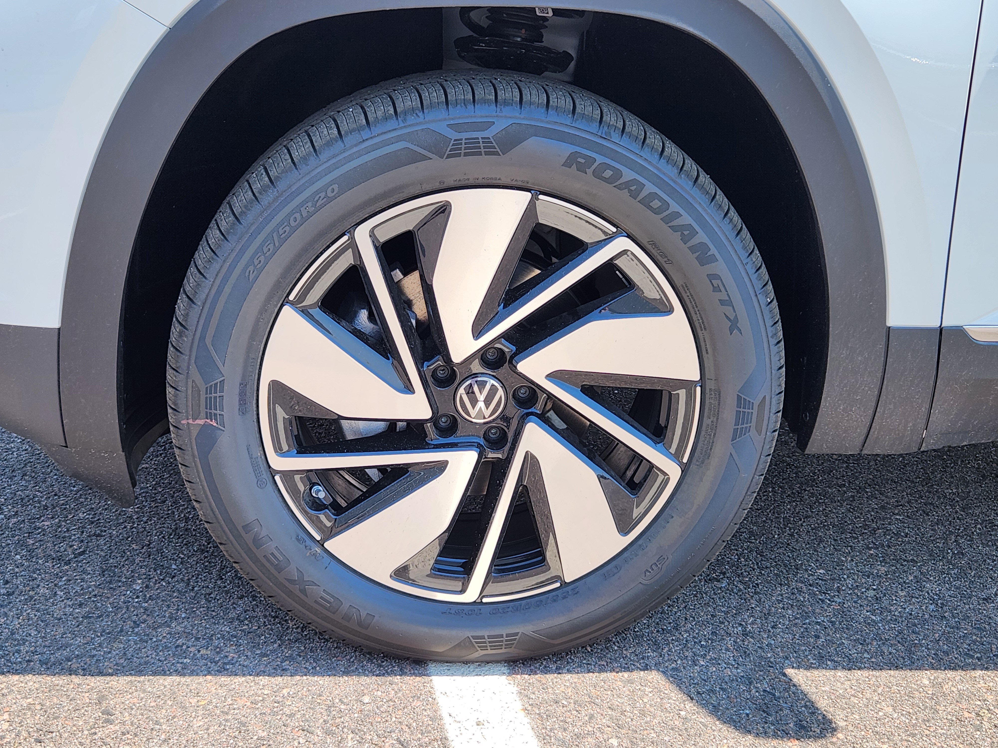 New 2026 White Volkswagen 2.0T SEL image 9