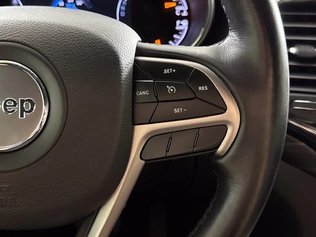 Used 2022 Black Jeep Laredo X image 17