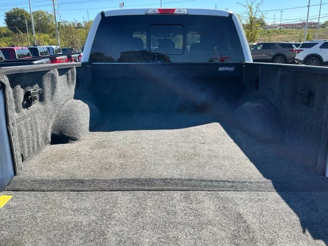Certified Used 2019 Oxford White Ford XLT image 11