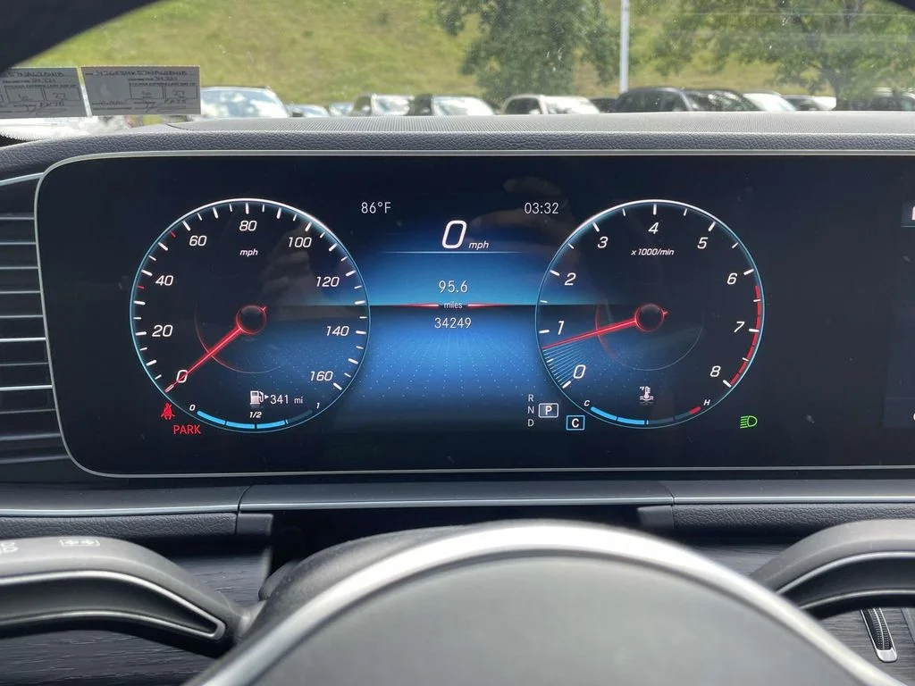Used 2022 Cardinal Red Metallic Mercedes-Benz GLE 350 image 44