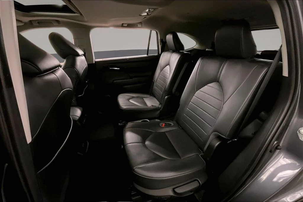 Certified Used 2020 Gray Toyota XLE image 31