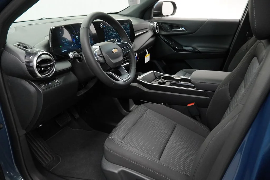 2027 Chevrolet Equinox LT - Photo 18