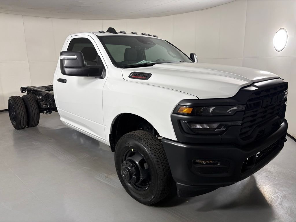 New 2026 Bright White Clear-Coat Exterior Paint RAM Tradesman image 2