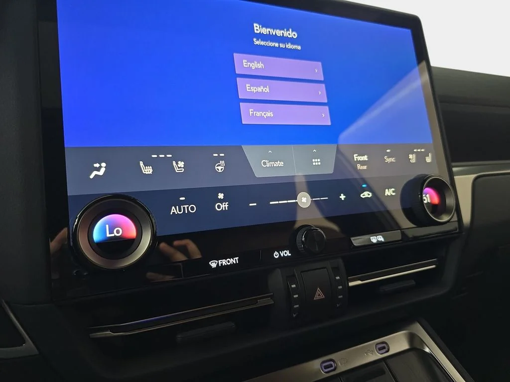 New 2026 Eminent White Pearl Lexus PREMIUM PLUS image 22