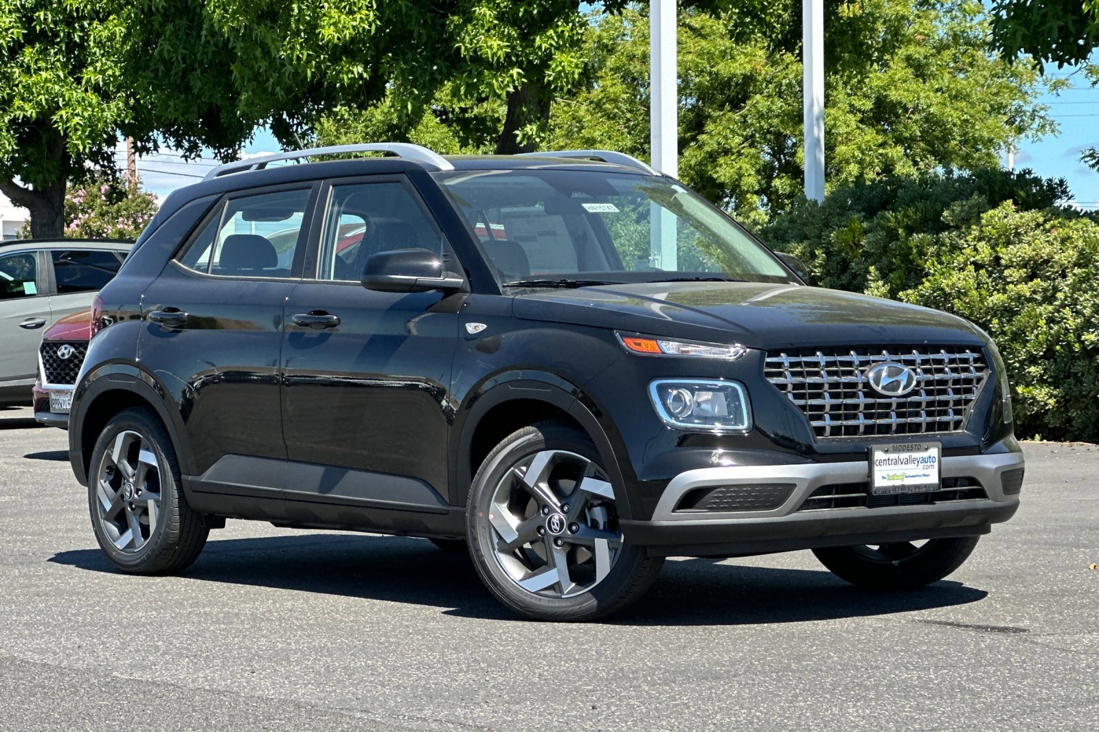 New 2026 Onyx Black Hyundai SEL image 2