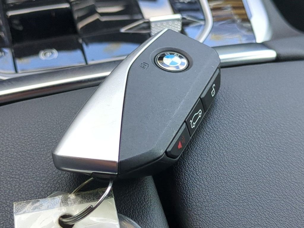 New 2026 Black Sapphire Metallic BMW xDrive50e image 29