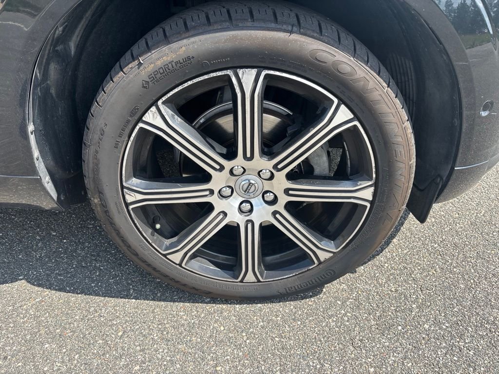 Used 2019 Black Volvo T5 Inscription image 9