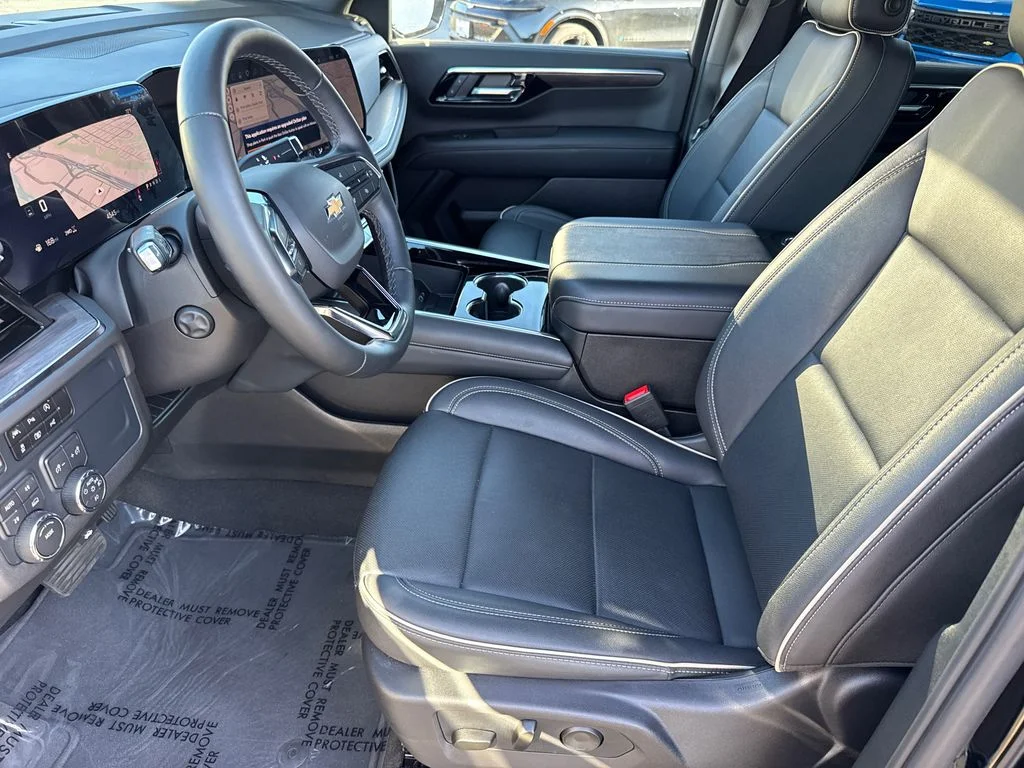 Used 2025 Black Chevrolet Premier image 27