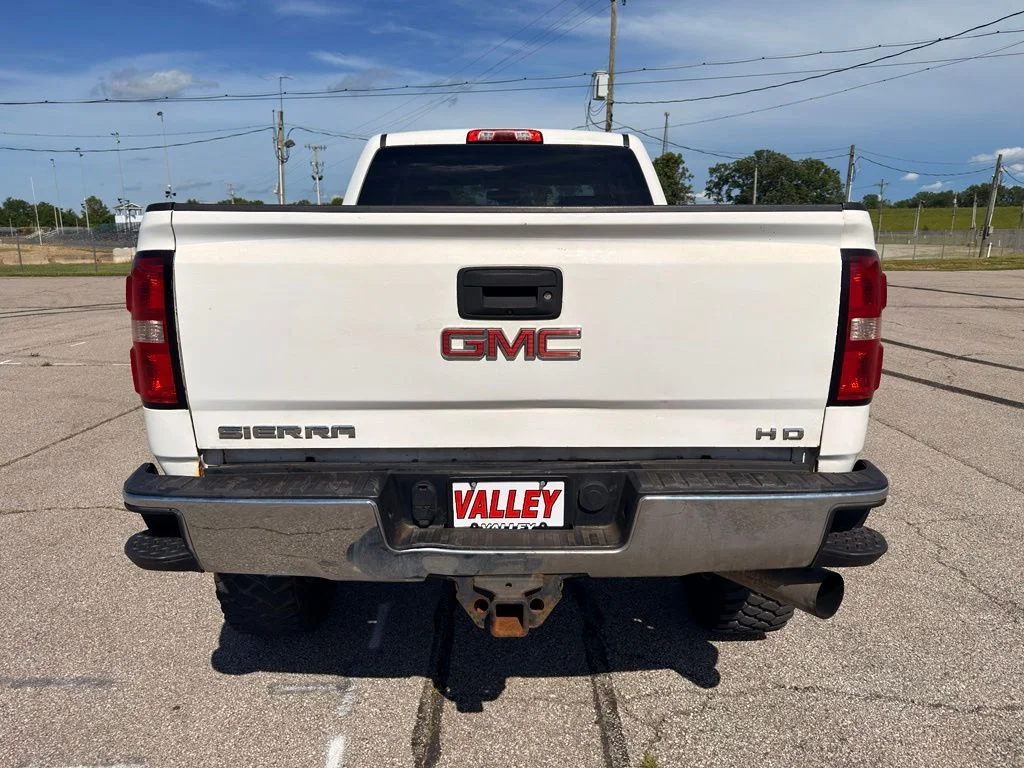 Used 2016 White GMC SLT image 9