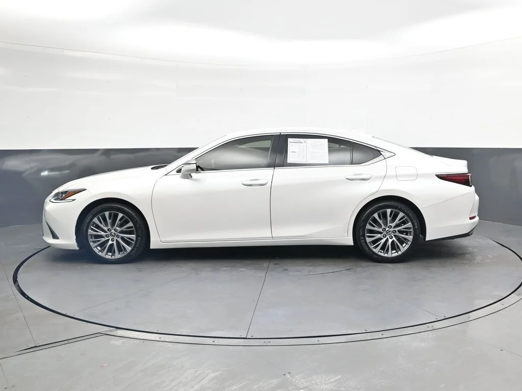 Used 2021 White Lexus 350 image 13