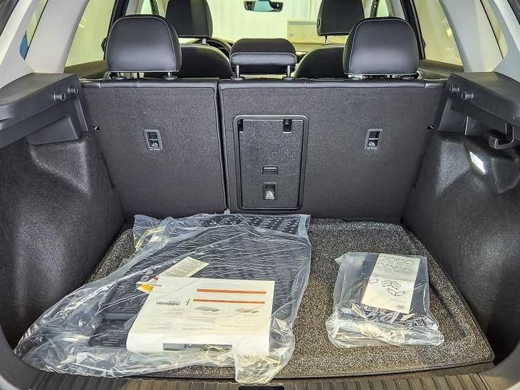 New 2026 Platinum Gray Metallic Volkswagen SE AWD image 16