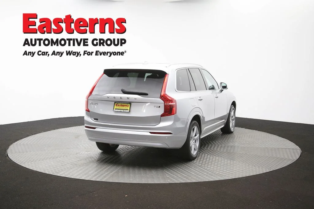 Used 2022 Gray Volvo T5 Momentum image 41