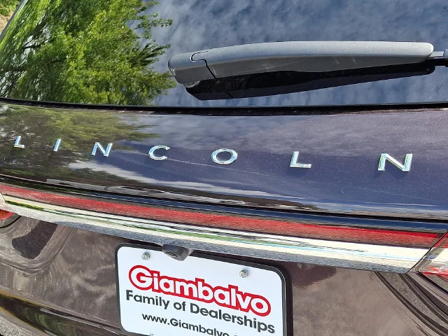 Used 2023 Red Lincoln Reserve image 31