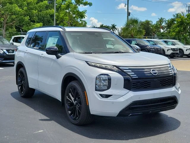New 2026 White Nissan Platinum image 3