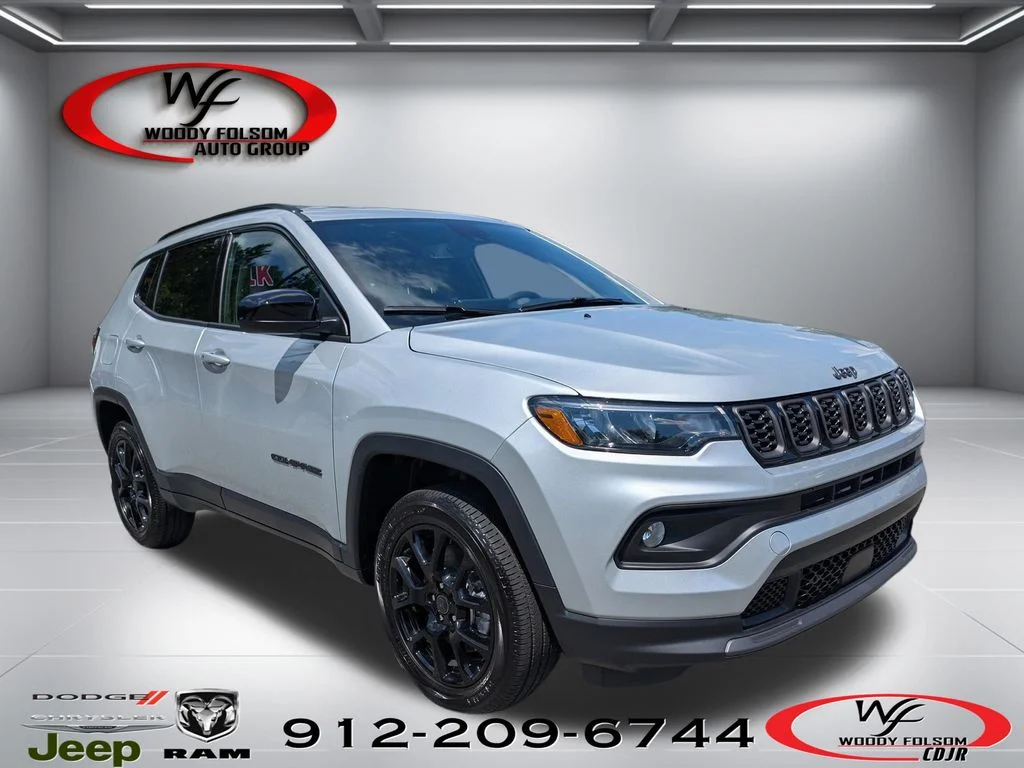 New 2026 Silver Zynith Metallic Clear-Coat Exterior Paint Jeep Latitude image 1
