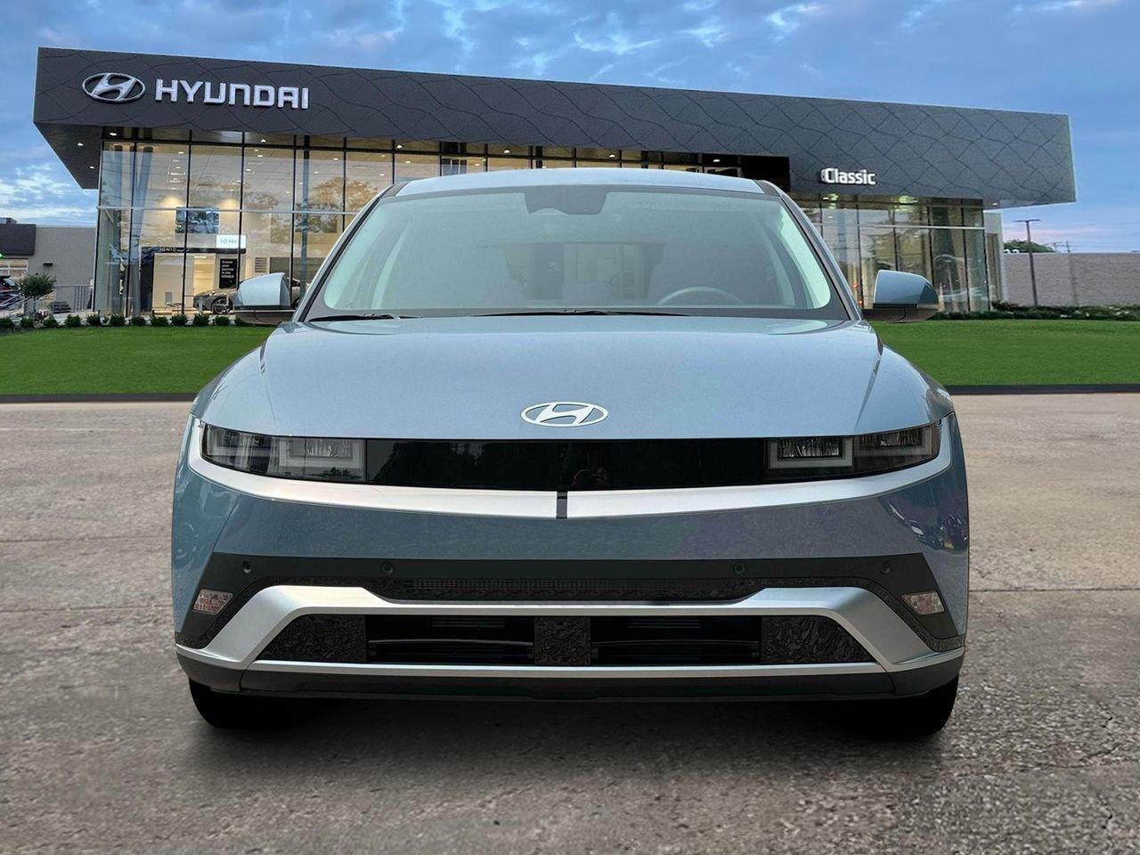 2025 Hyundai IONIQ 5 SE - Photo 12