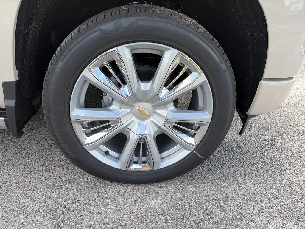New 2026 White Sands Chevrolet High Country image 10