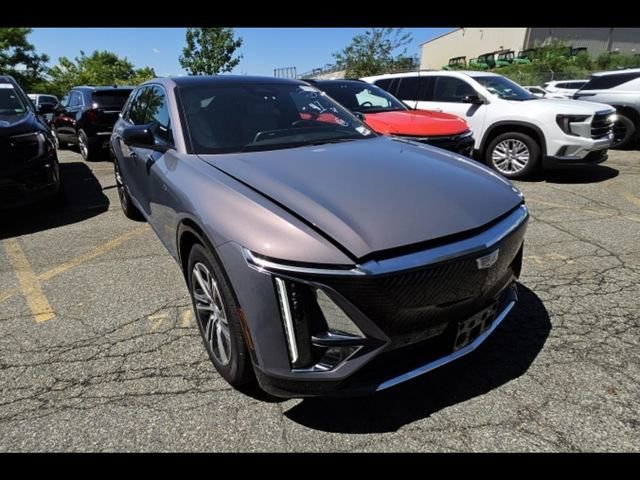 Used 2024 Cadillac LYRIQ Luxury 2 with VIN 1GYKPRRL5RZ122720 for sale in Bloomington, IL