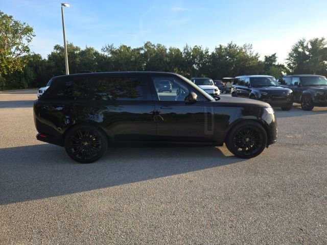 Used 2024 Black Land Rover SE image 6