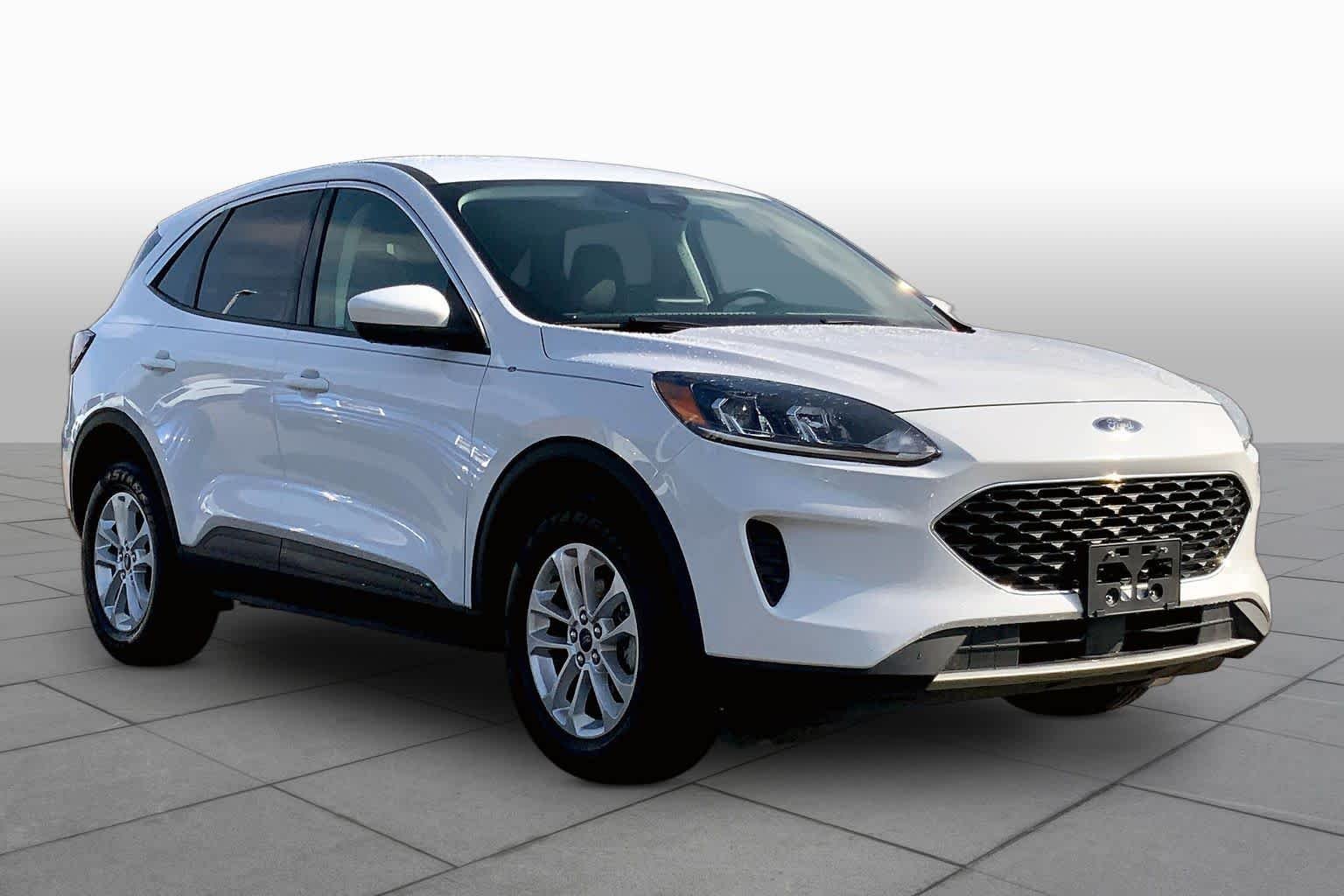 Certified Used 2021 Oxford White Ford SE image 3