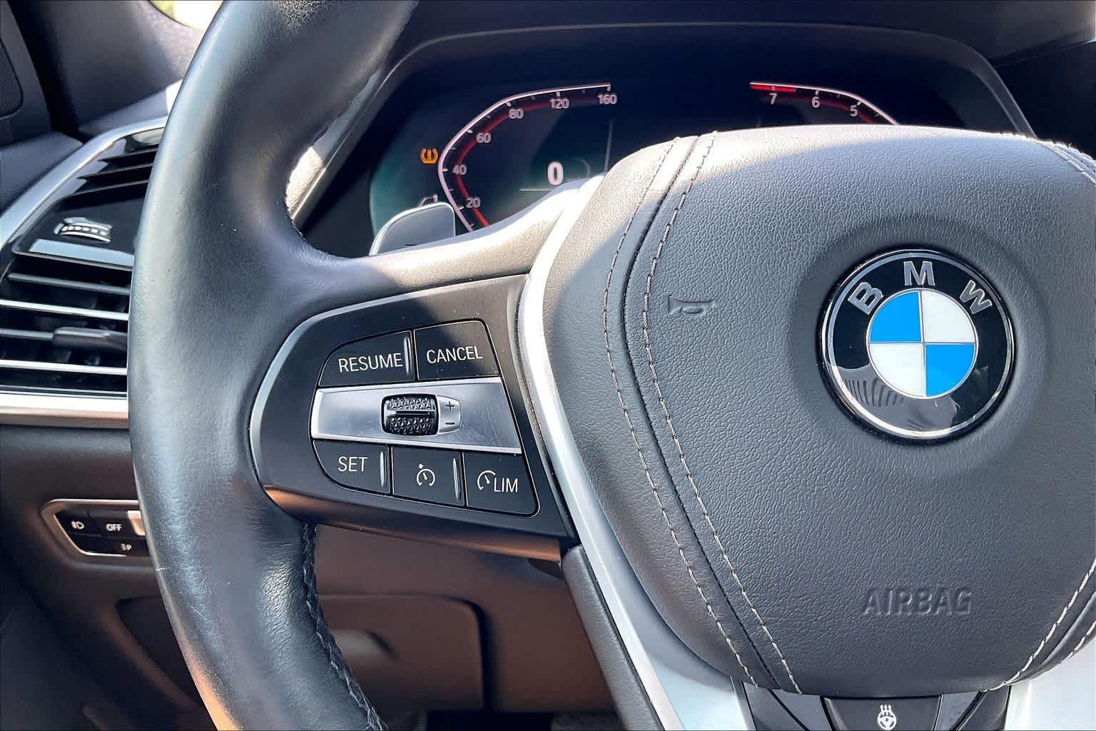 Used 2019 Mineral White Metallic BMW xDrive40i image 18