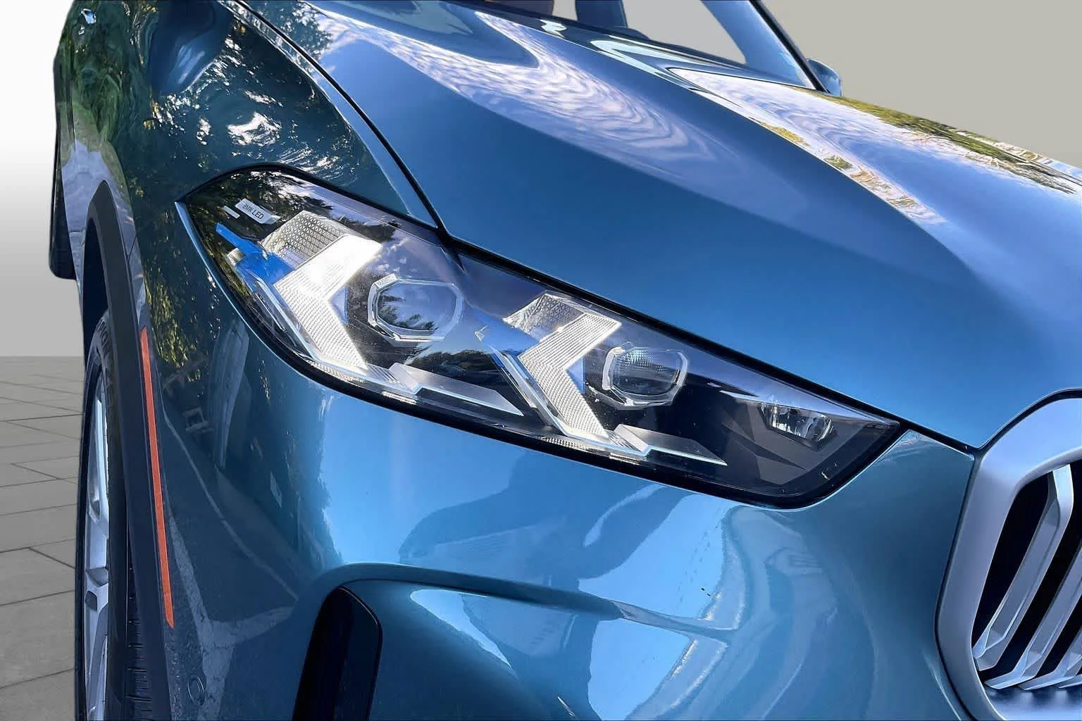Used 2024 Blue Ridge Mountain Metallic BMW xDrive40i image 26