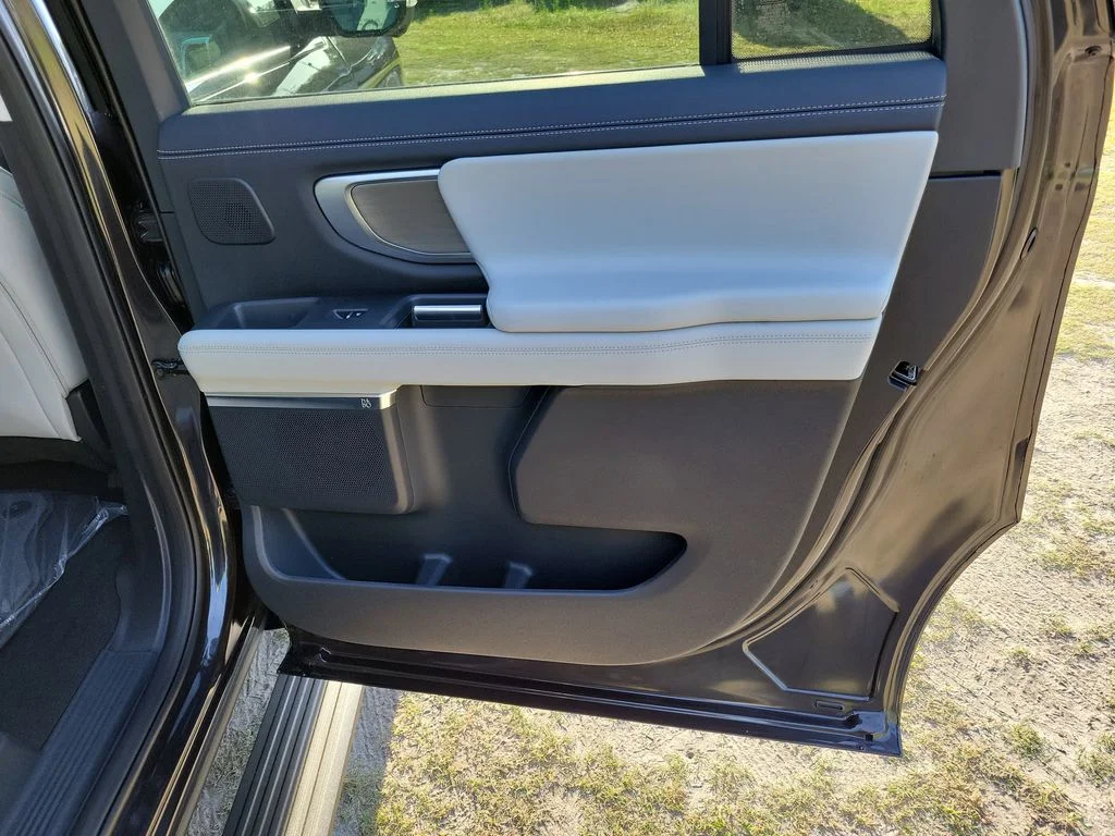 New 2026 Dark Matter Gray Metallic Ford MAX Platinum® image 31