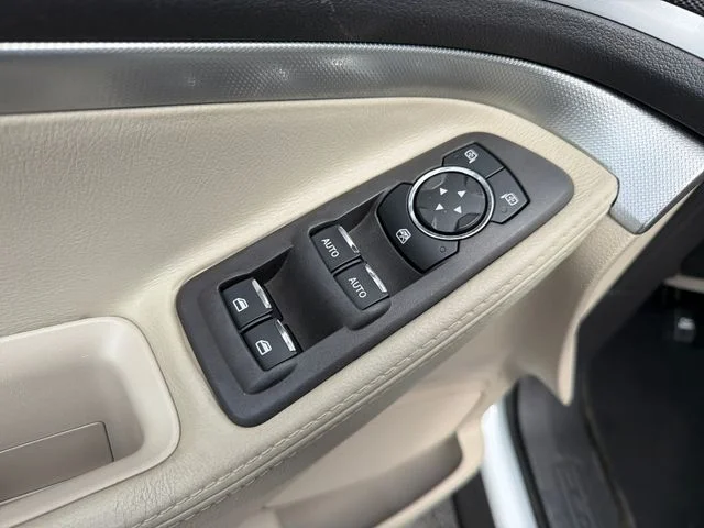 Used 2015 White Ford XLT image 17