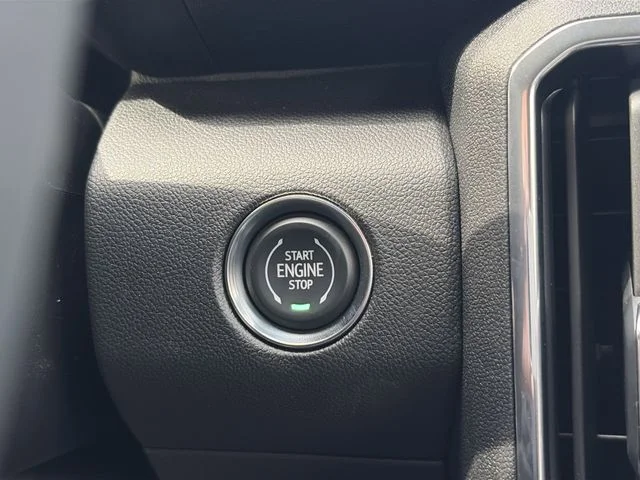 New 2026 White GMC Elevation image 23