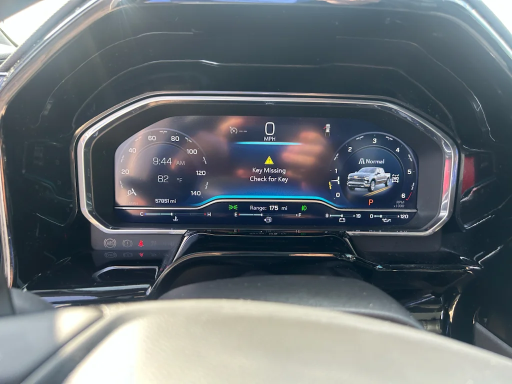 Used 2024 Summit White Chevrolet RST image 3