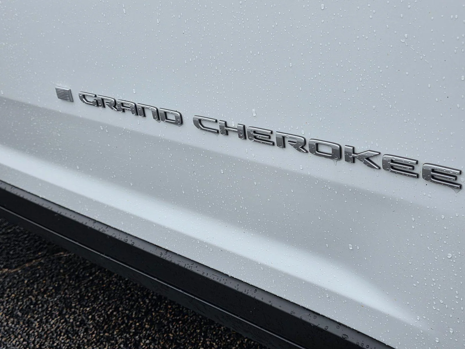 Used 2025 Bright White Clearcoat Jeep Laredo X image 37
