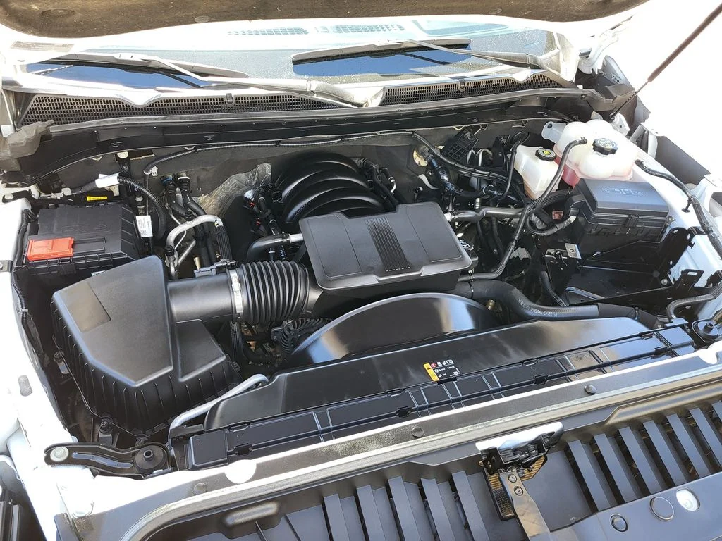 Used 2024 Summit White GMC SLE image 21