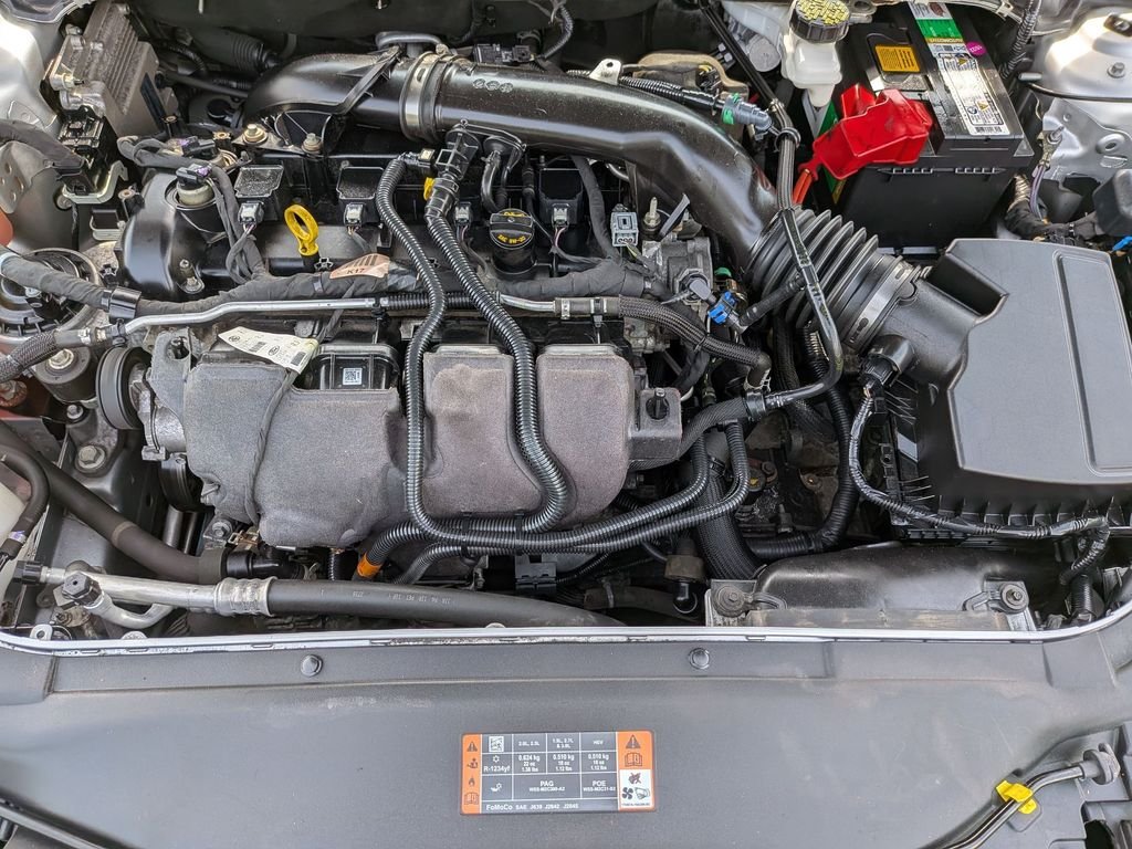 Used 2019 Silver Ford SE image 32