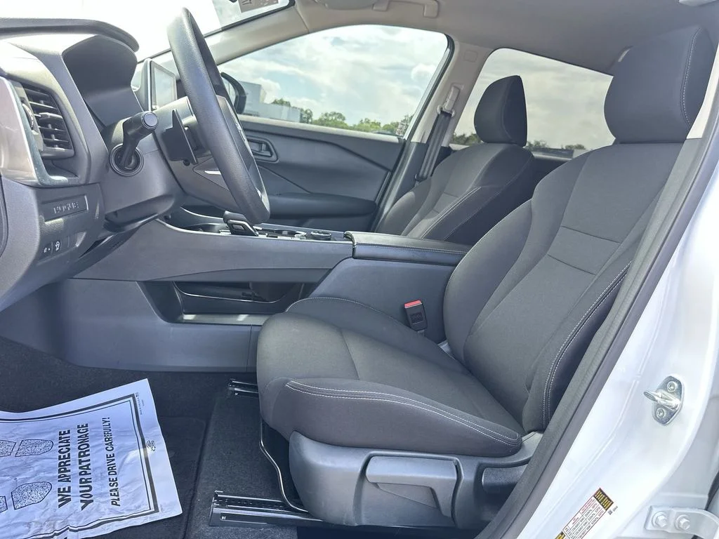 Used 2024 White Nissan S image 17