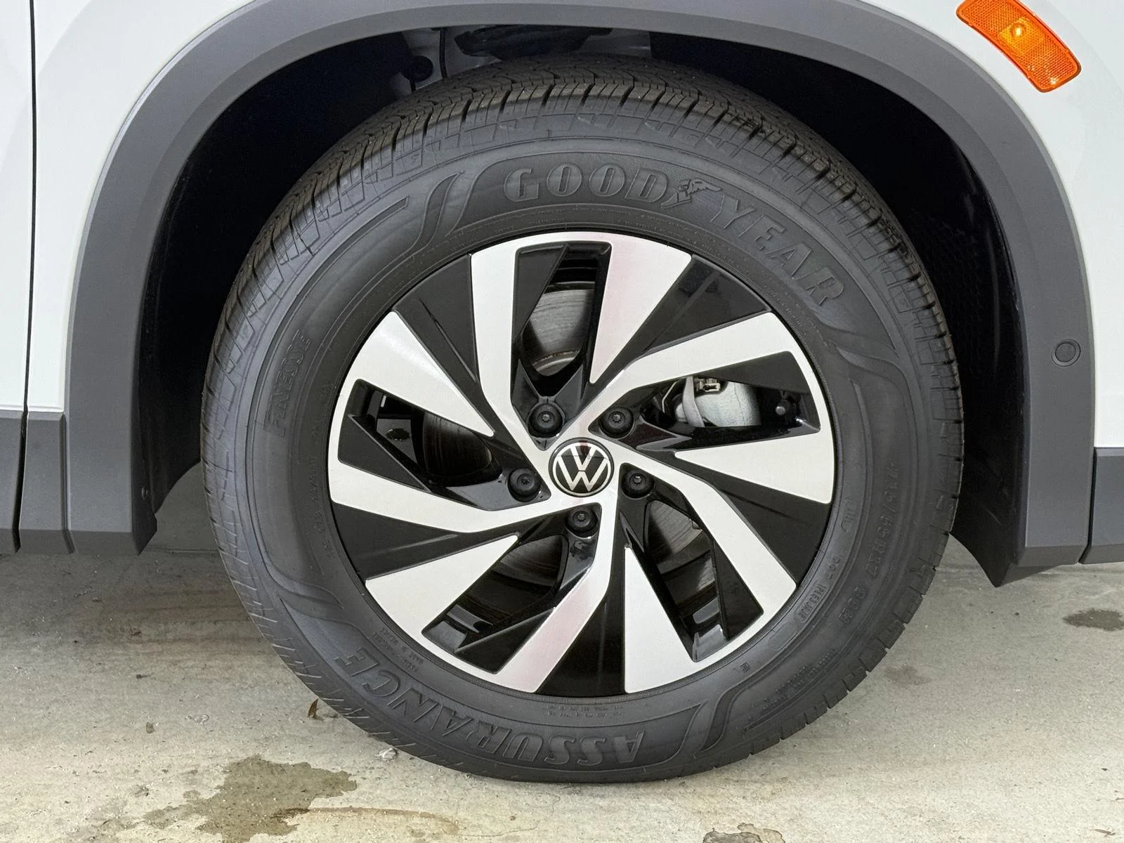 New 2026 Pure White Volkswagen S image 13