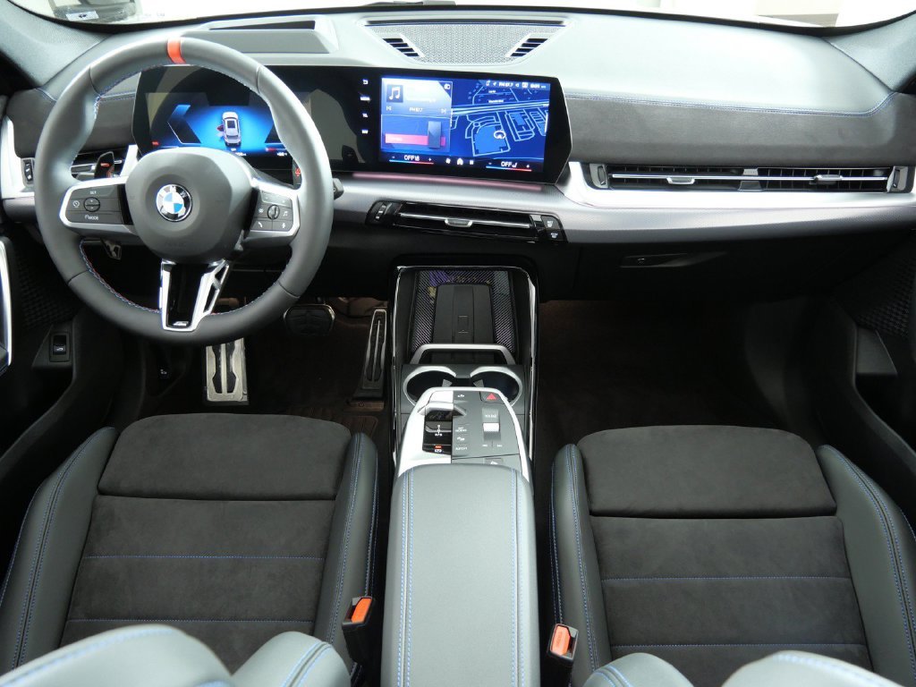 New 2027 Space Silver Metallic BMW M35i image 5
