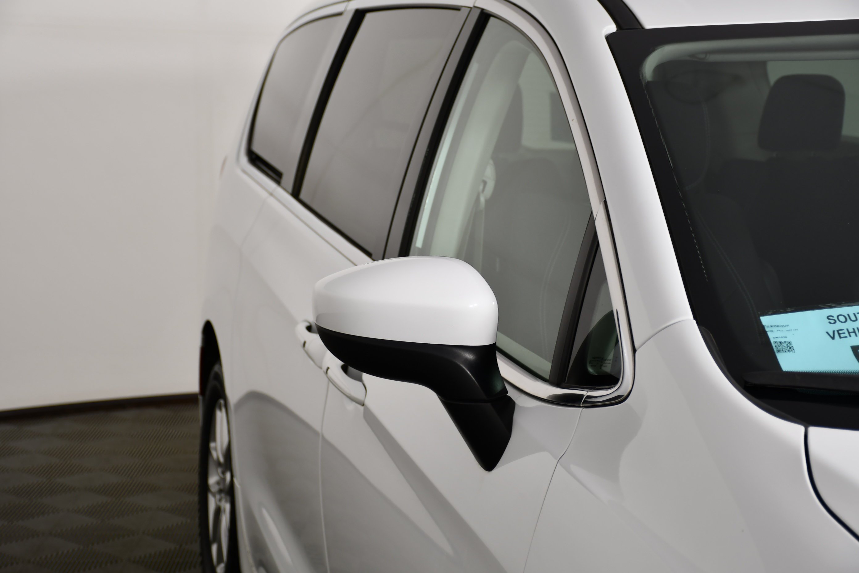 Used 2023 Bright White Clearcoat Chrysler LX image 14