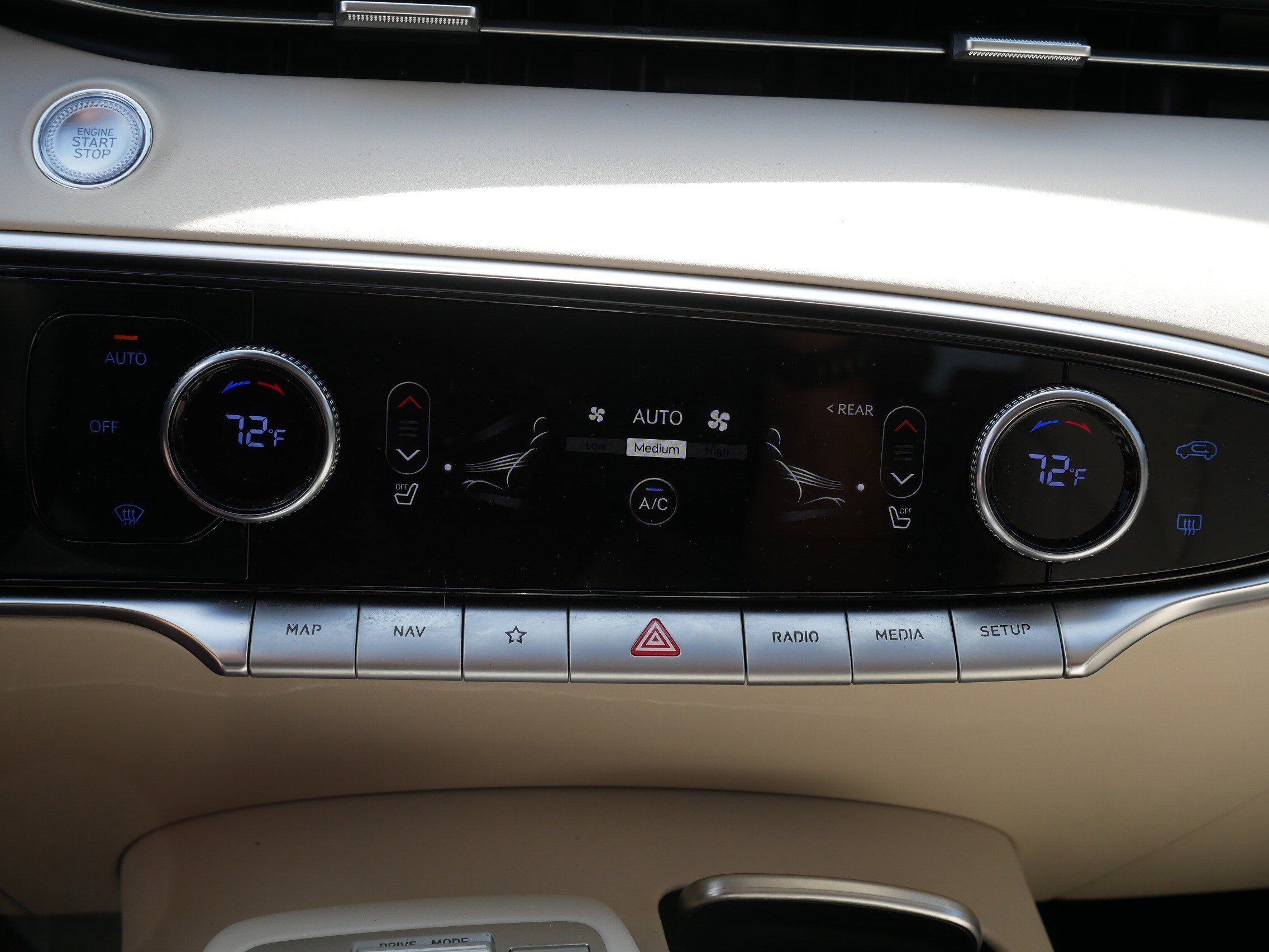 2022 GENESIS GV70 Standard - Photo 23