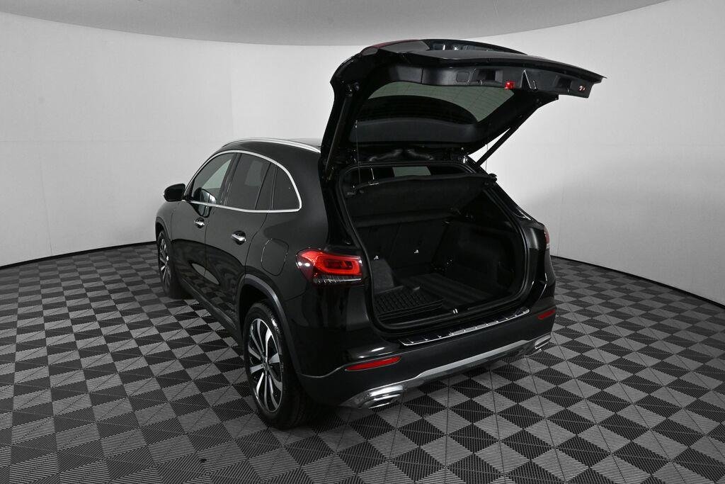 Used 2022 Cosmos Black Metallic Mercedes-Benz GLA 250 image 32