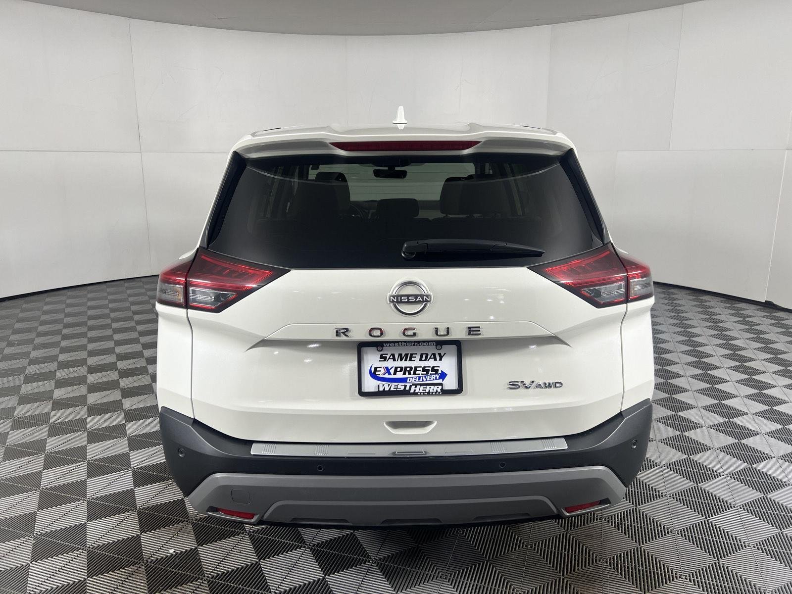 Used 2023 Pearl White Tricoat Nissan SV image 7