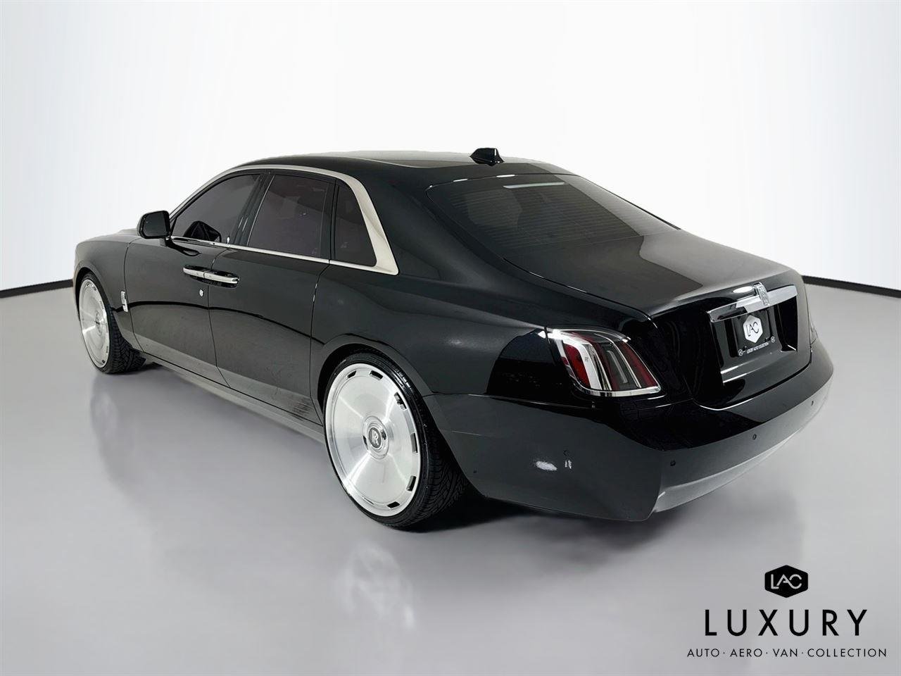 Used 2025 Black Diamond Rolls-Royce Starlight Headliner | 1 Owner & 3k miles! | 24