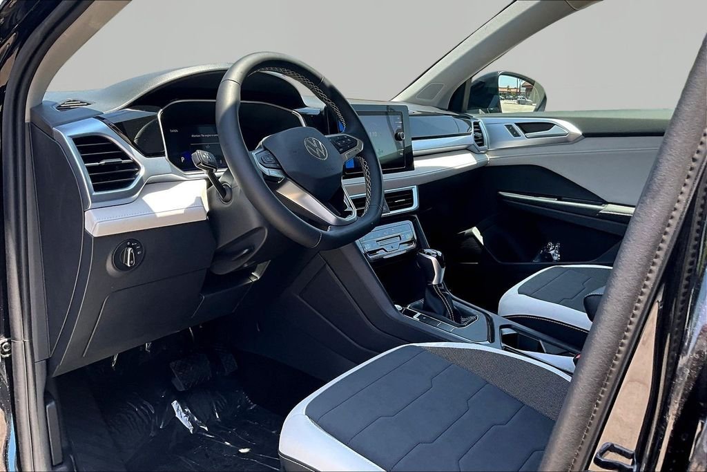 New 2026 Black Volkswagen 1.5T SE image 16
