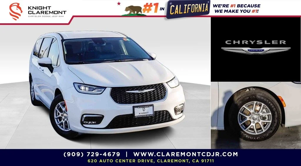 2023 Chrysler Pacifica Touring L's photo