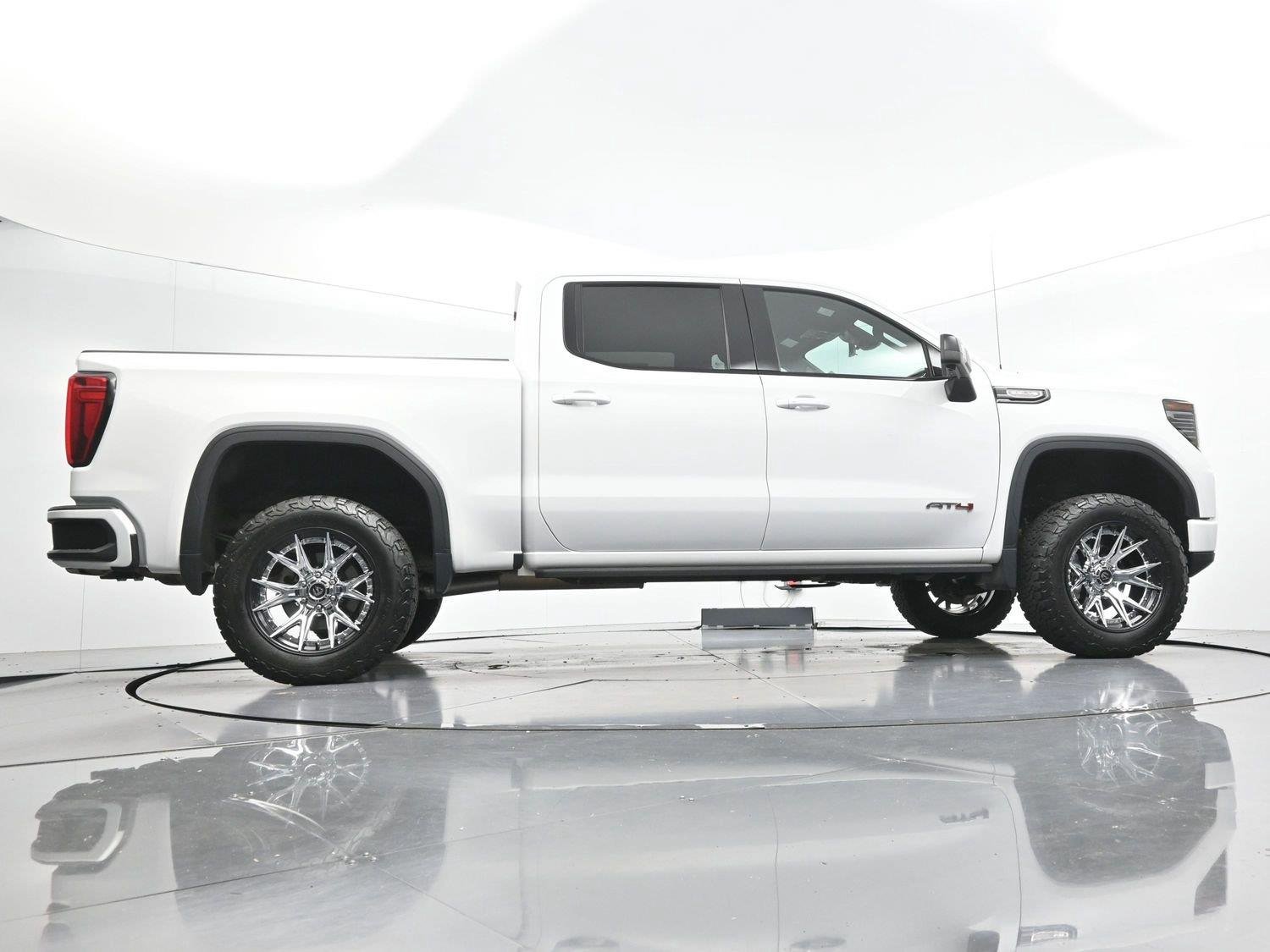 Used 2023 SUMMIT WHITE GMC AT4 image 55