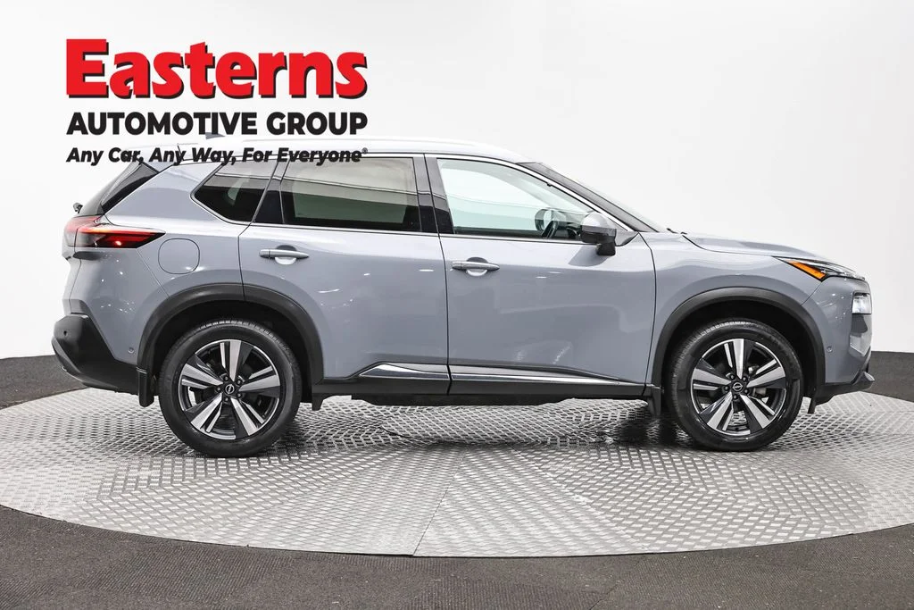 Used 2023 Gray Nissan SL image 4